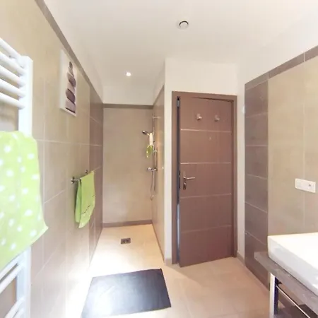 Semesterbostad Holiday Home Lieu Dit Vetta *